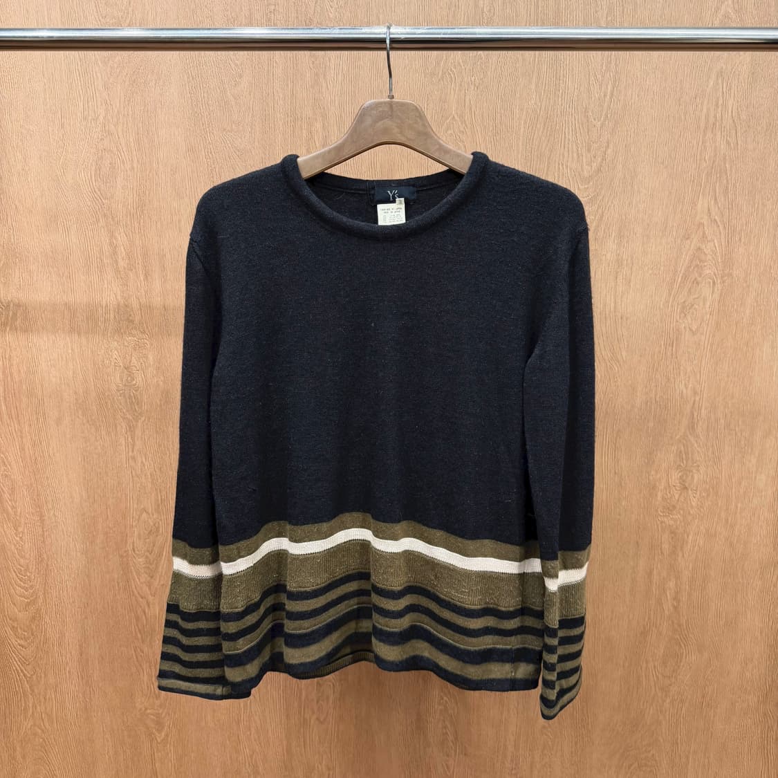 요지 야마모토 울 니트 긴팔 니트 하프 배색 스트라이프 디테일 블랙 상품이미지2