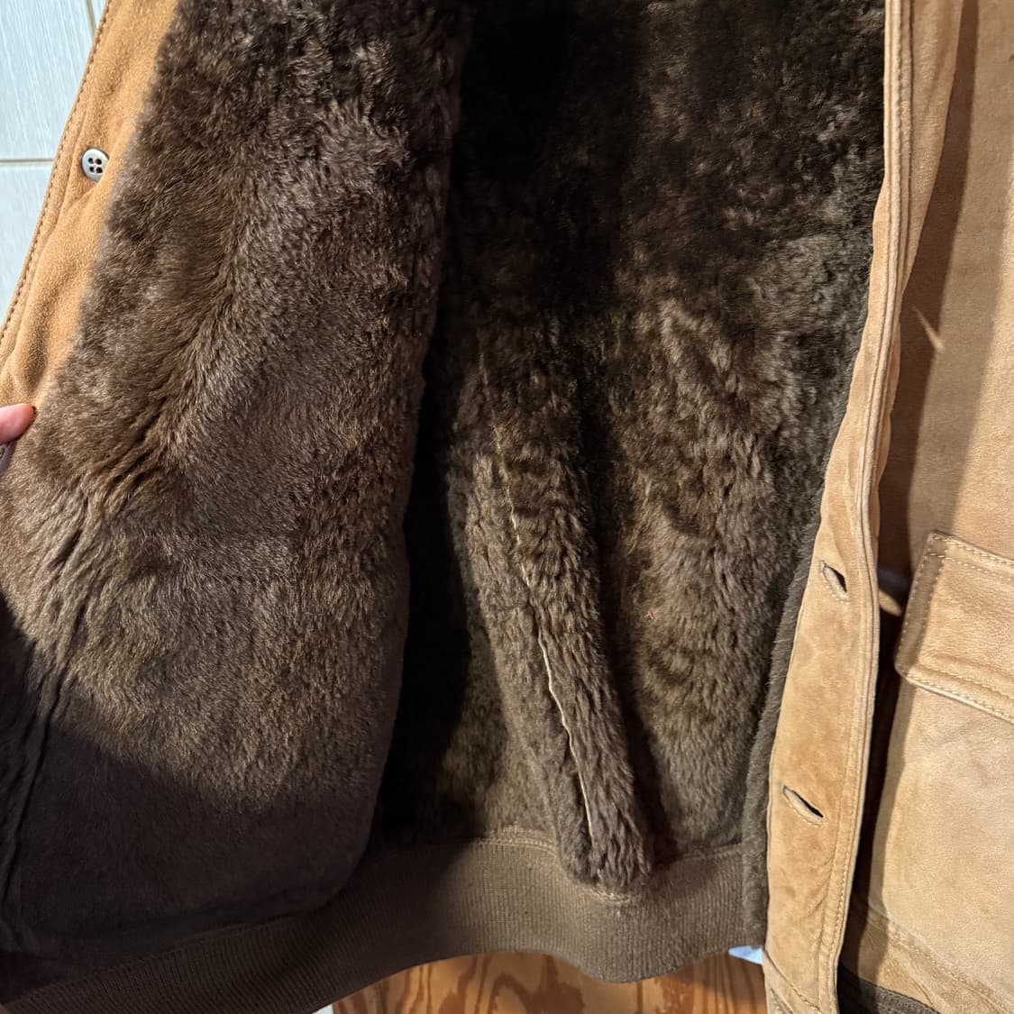 브루넬로 쿠치넬리 A-1 스웨이드 보머 자켓 판매 합니다. 상품이미지7