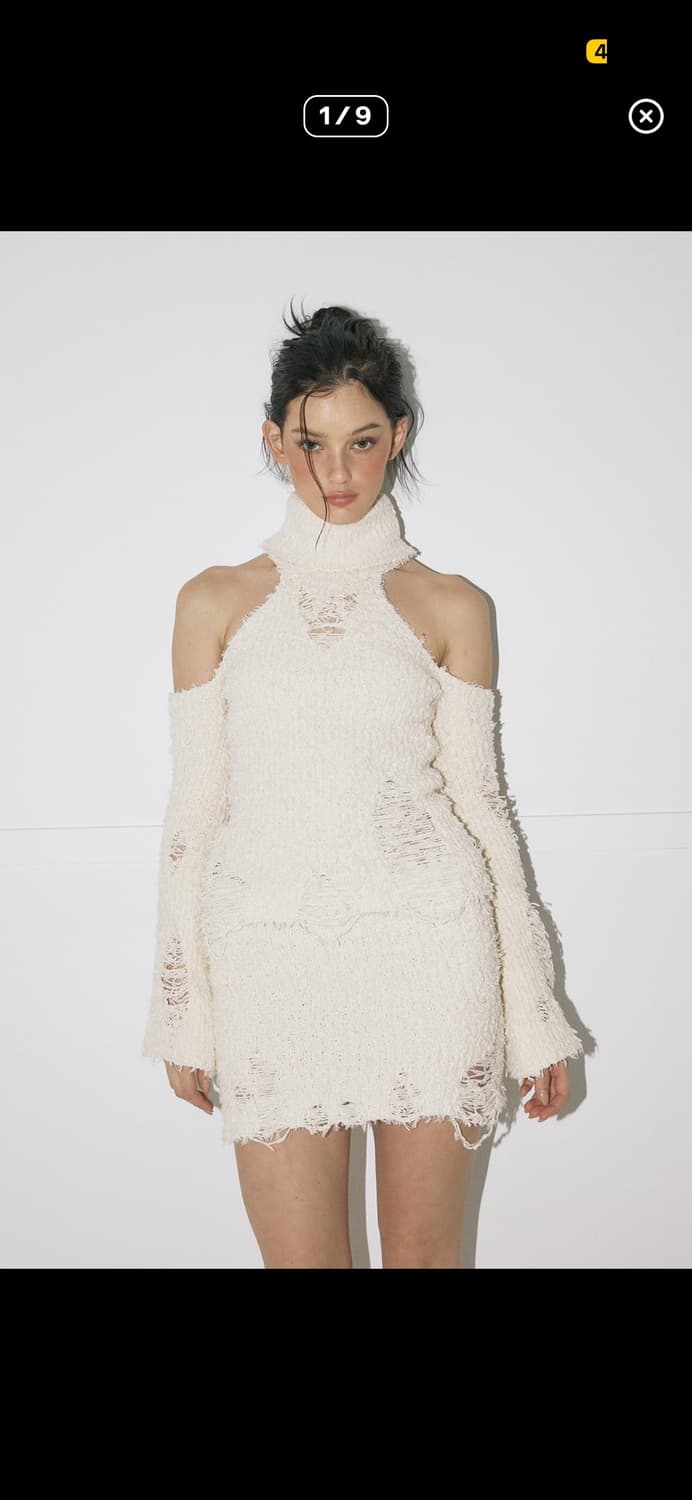 쓰리타임즈) 데미지드 터틀넥 니트&스커트 세트_차콜 상품이미지1