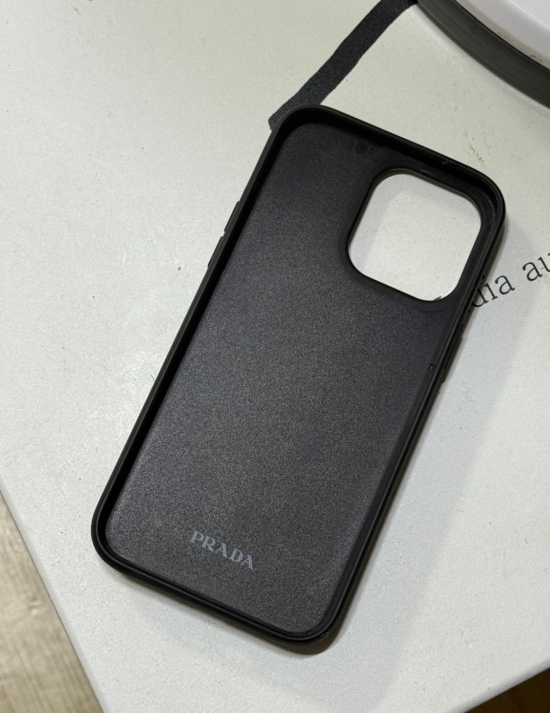 아이폰 14프로 맥스 프라다 사파이노 케이스 상품이미지2
