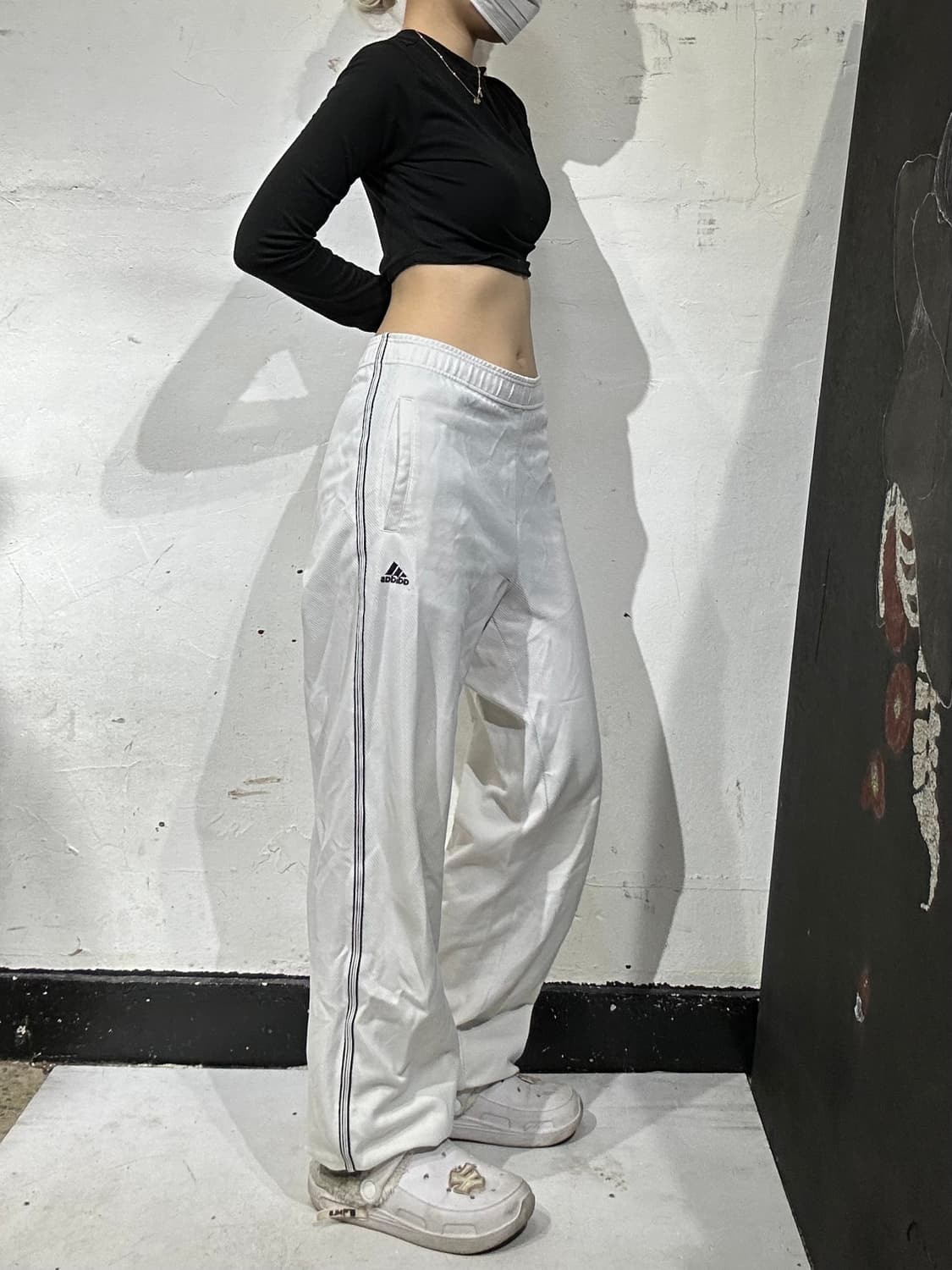 아디다스 화이트 와이드 블랙 사이드 라인 팬츠 M 상품이미지1