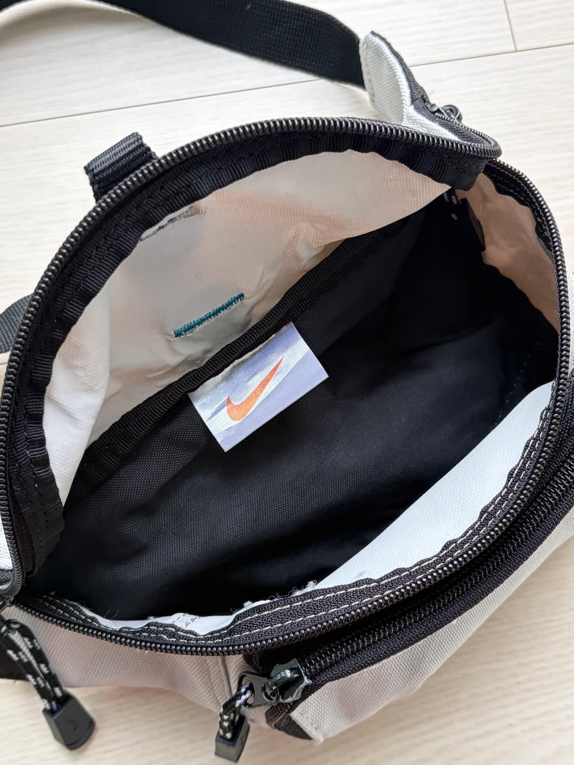 00s Y2K 올드 나이키 고프코어 보조 가방 (메신저백) 상품이미지5