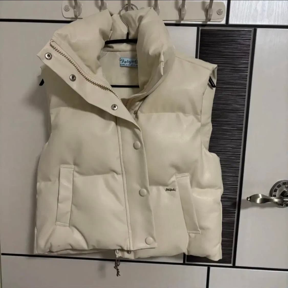 페일제이드 레더 베스트 푸퍼 자켓 아이보리 패딩 조끼 상품이미지2