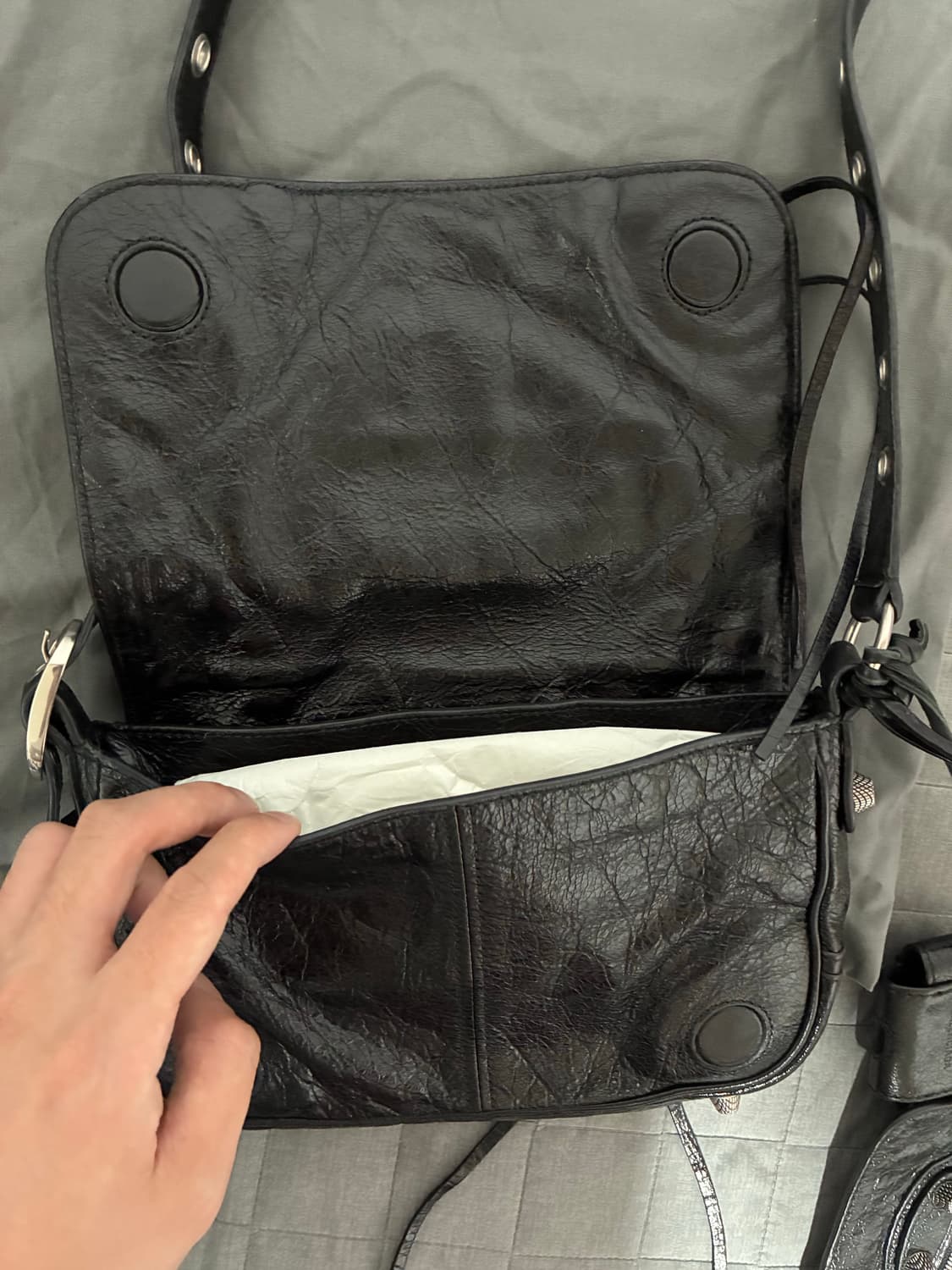 [XS] 발렌시아가 르카골 램스킨 플랩백 블랙 상품이미지4