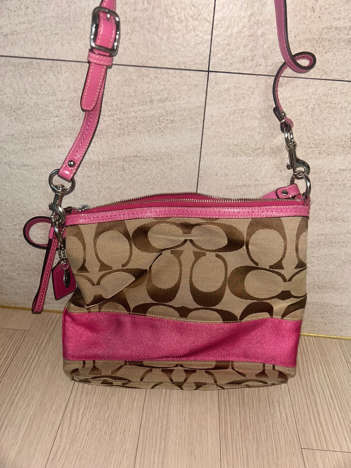 코치 숄더백 상품이미지1