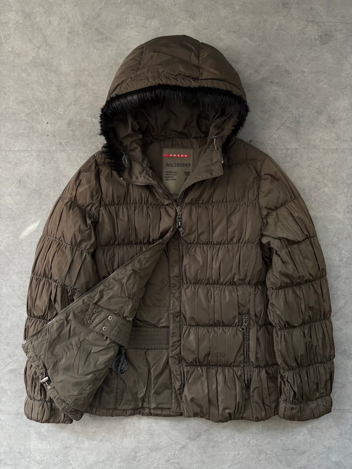 PRADA 프라다 카키 셔링 퍼 후드 우먼 패딩 상품이미지4