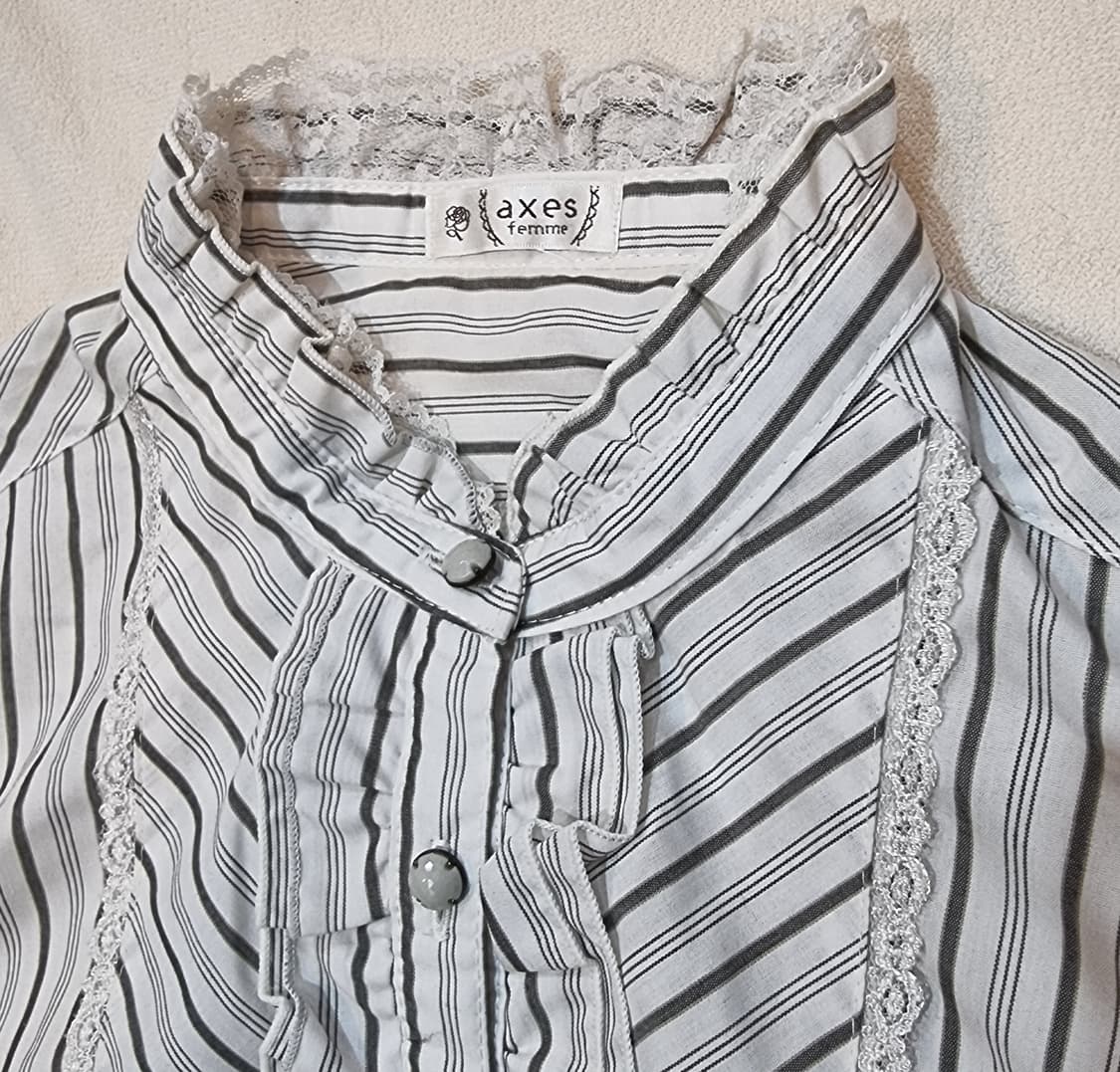 악세즈 팜므(axes femme) 스트라이프 프릴 블라우스 상품이미지5