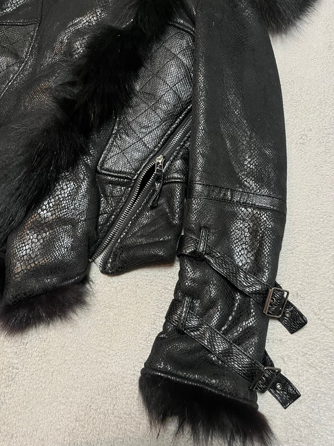 Shalang 파에톤 지퍼 디테일 무스탕 자켓 상품이미지5