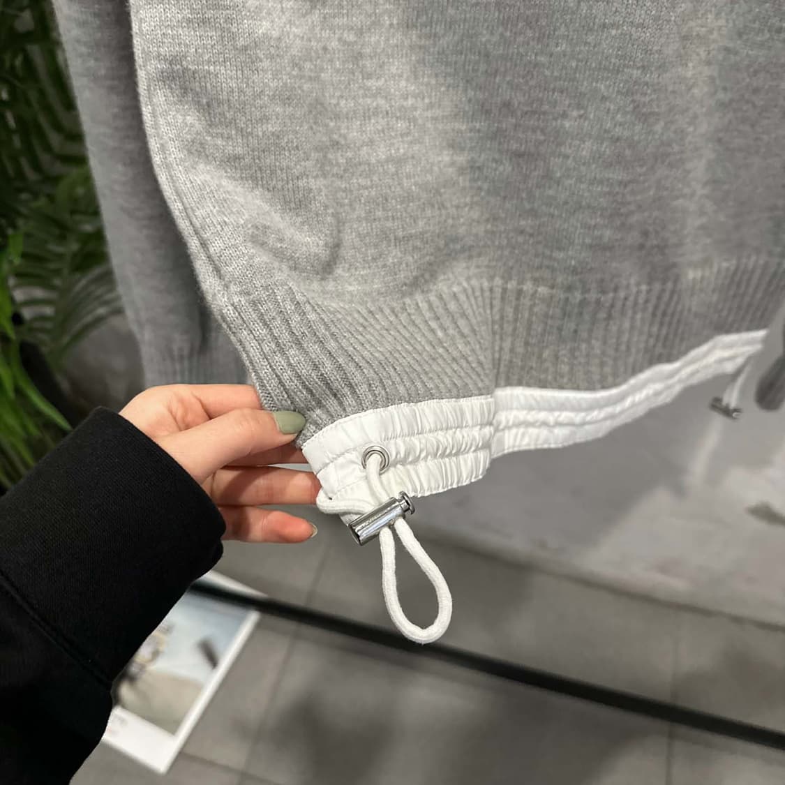 사카이 럭 라운드넥 니트 밑단 스트링 레이스 디테일 그레이 상품이미지7