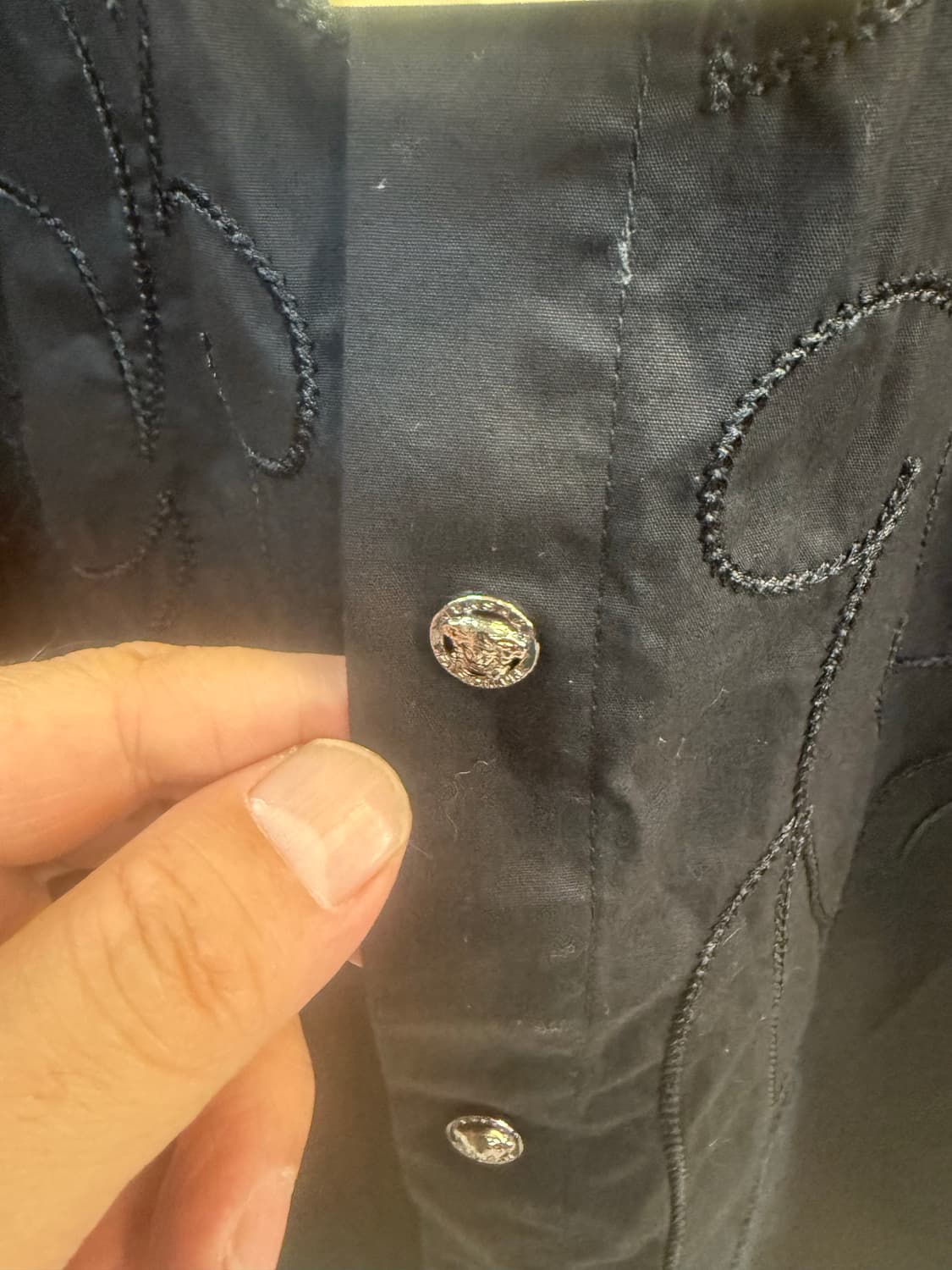 95 정품 베르사체 둠 메두사 자수셔츠 팝니다 상품이미지4