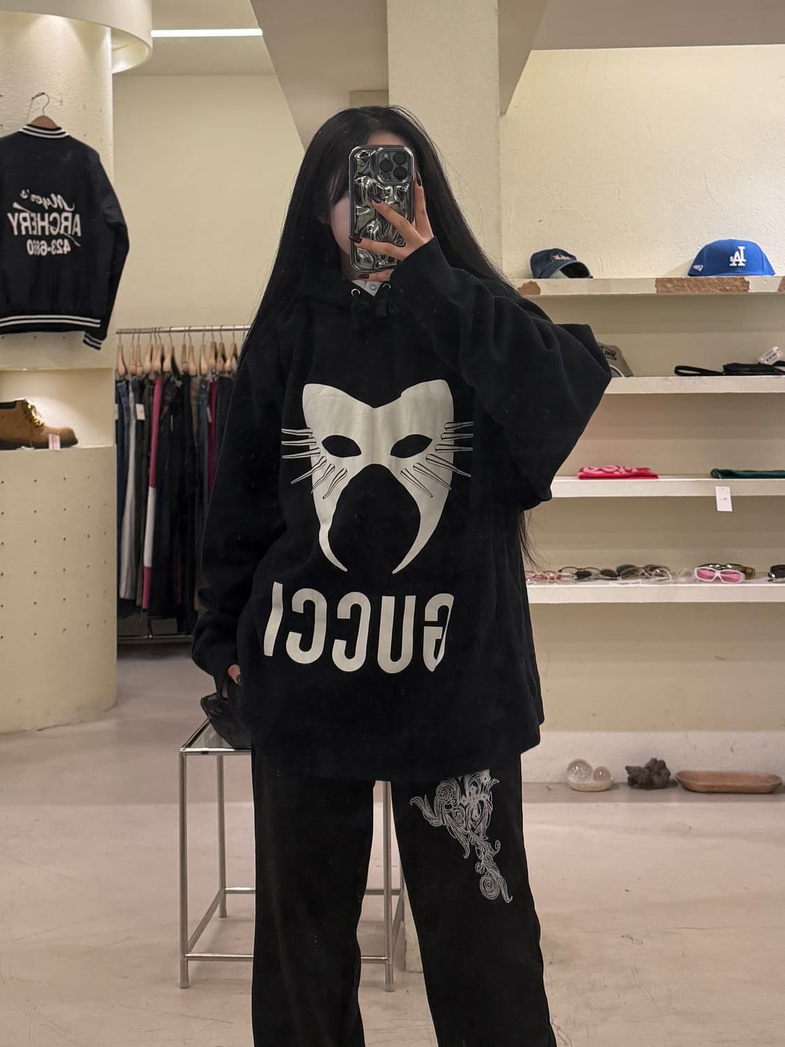 구찌 매니페스토 마스크 후드티 블랙 U1229 상품이미지1