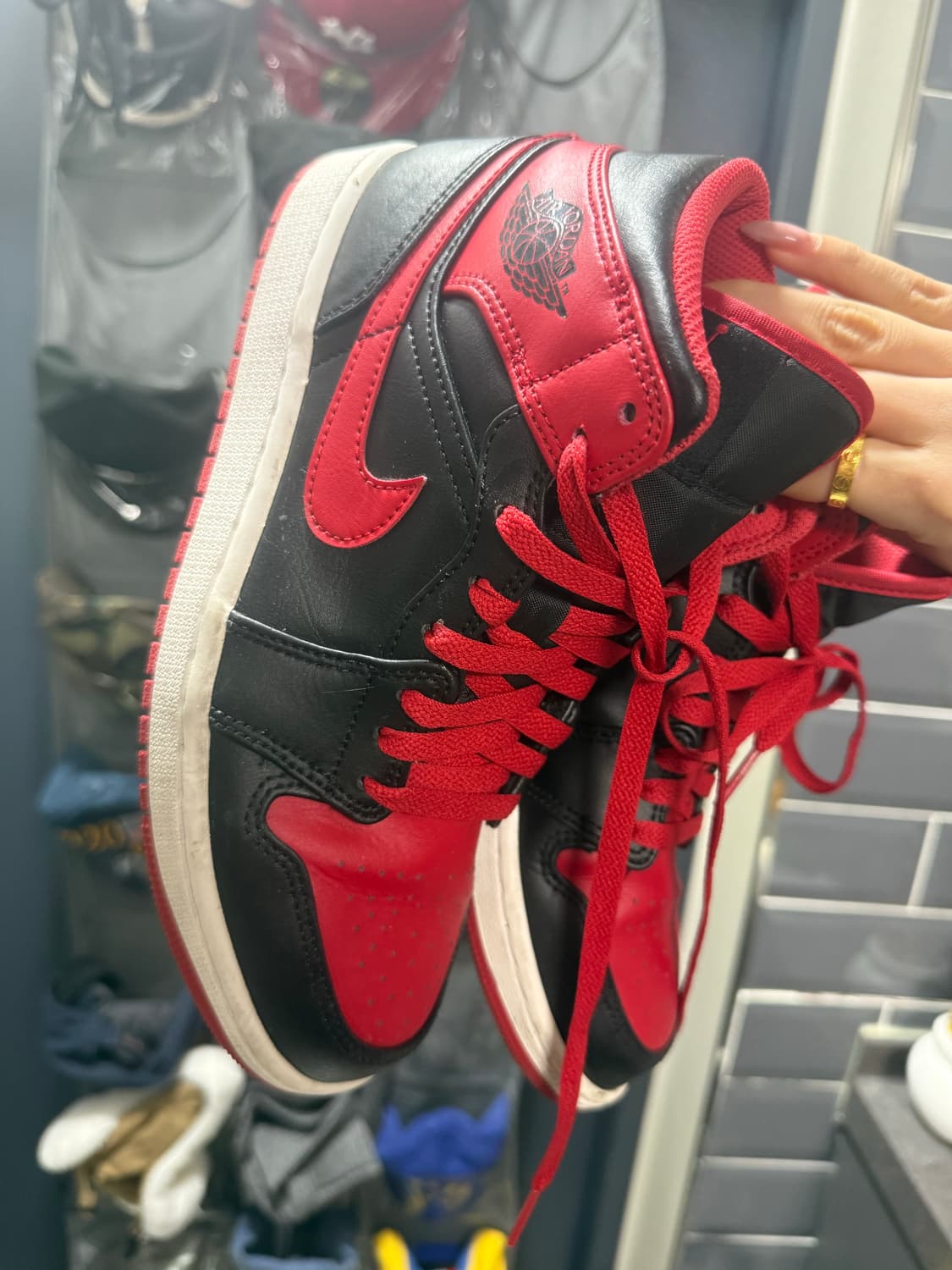 나이키 에어 조던 1 미드 짐레드 블랙 상품이미지3