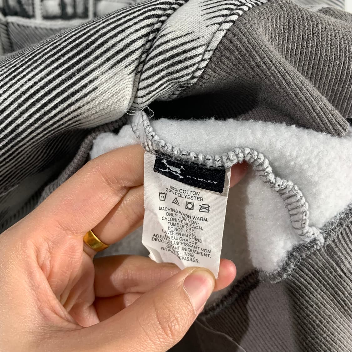 오클리 자수로고 스펠아웃 패턴 후드집업 상품이미지5