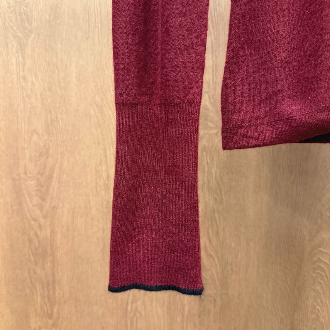 소니아 리키엘 라운드넥 긴팔 니트 블랙 배색 디테일 슬림핏 레드 상품이미지6