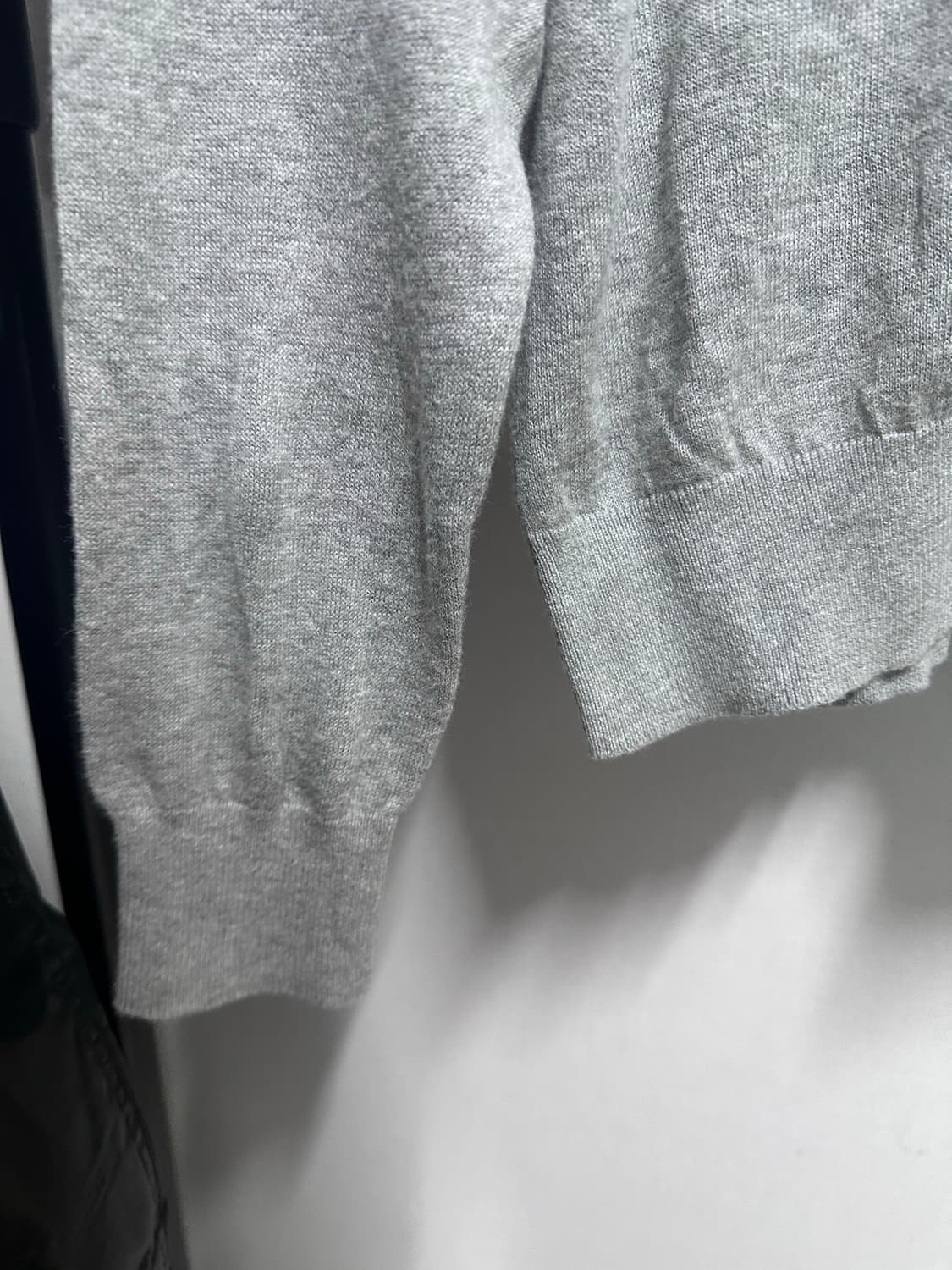 유니클로 캐시미어 코튼 브이넥 니트 상품이미지4