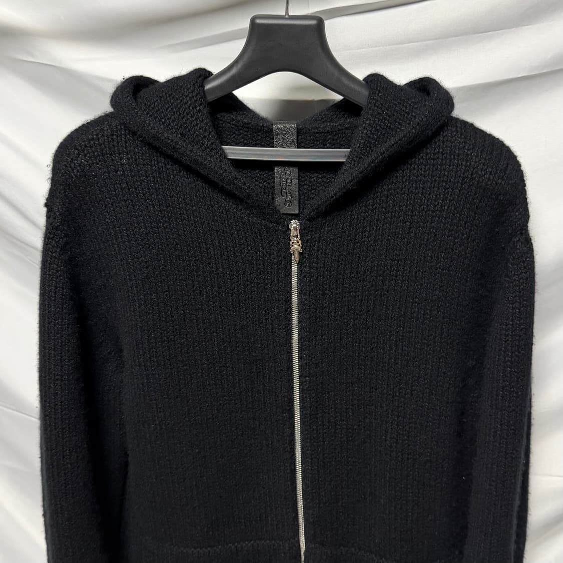 [S+급/M] 크롬하츠 멀티 레더패치 캐시미어 크로스 자수 후드티 상품이미지4