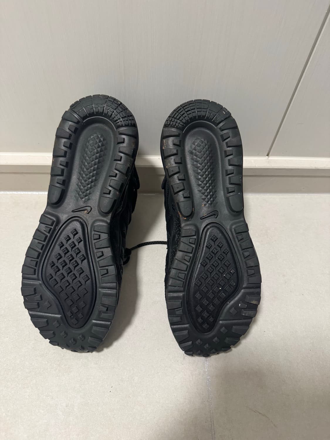 나이키 에어맥스 보우핀 트리플 블랙 판매합니다.  상품이미지5