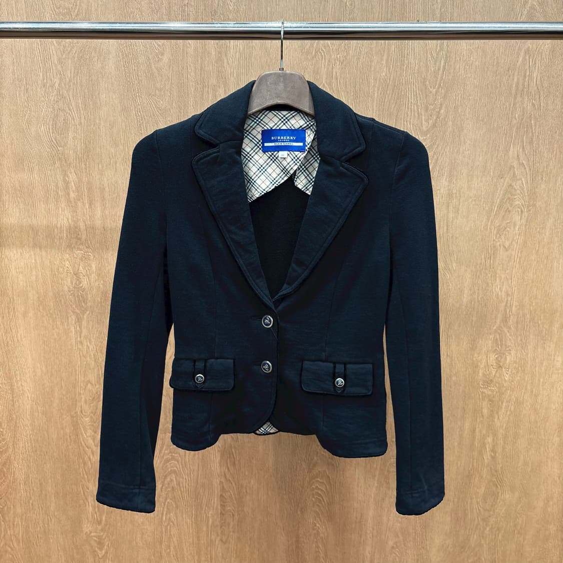 버버리 블루 라벨 코튼 저지 자켓 벨벳 라인 버튼 플랩 포켓 디테일 블랙 상품이미지2