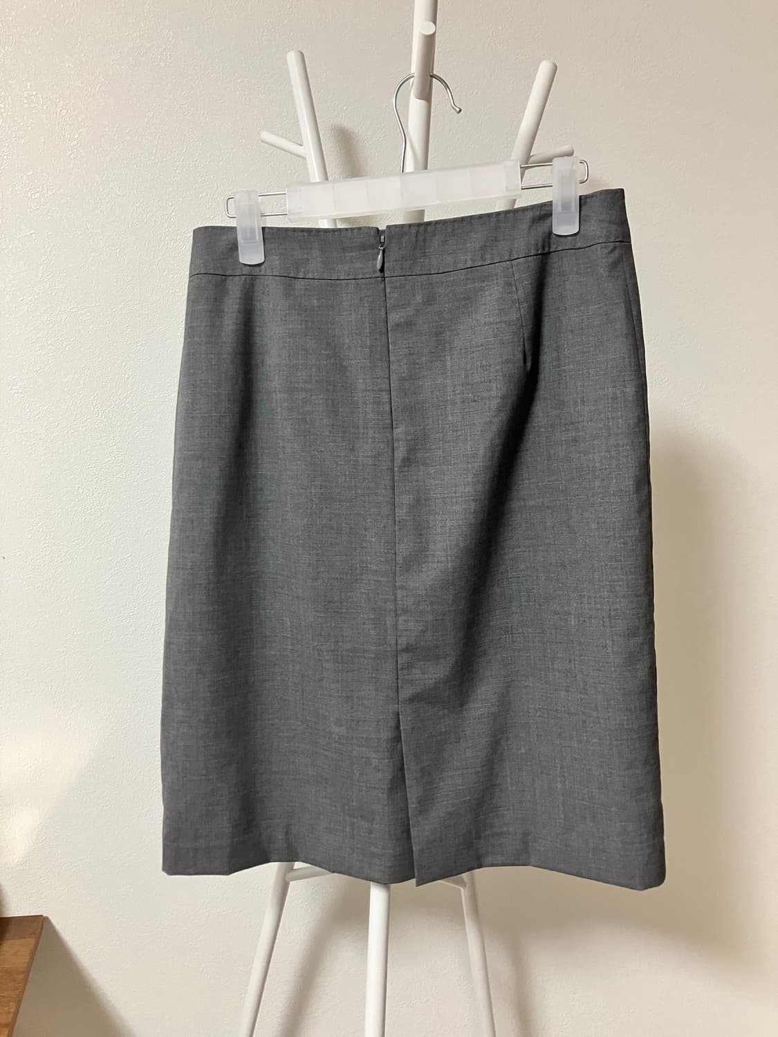 더수트컴퍼니 H라인 미디스커트 긱시크룩 상품이미지3