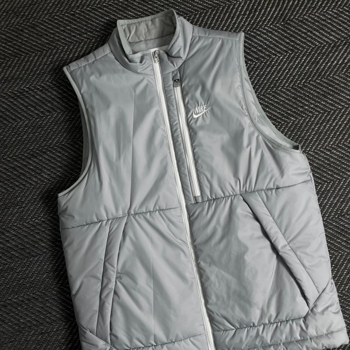 나이키 NSW 써마핏 리펠 테크 패딩 베스트y 3336 상품이미지1