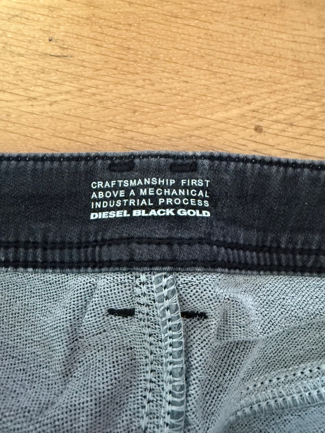 디젤 블랙 골드 청바지 상품이미지3
