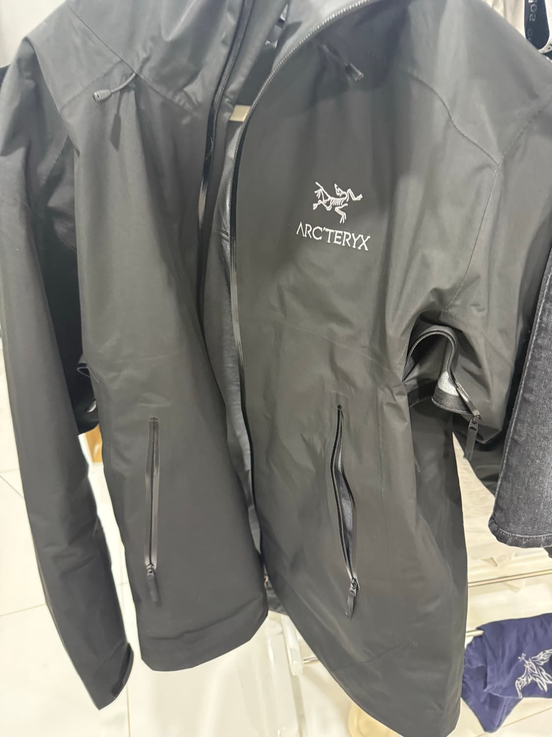 아크테릭스 블랙L 사이즈 교환  상품이미지2