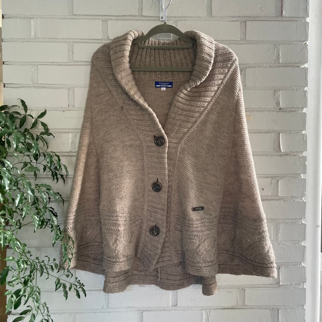 버버리 베이지 니트 케이프 상품이미지1