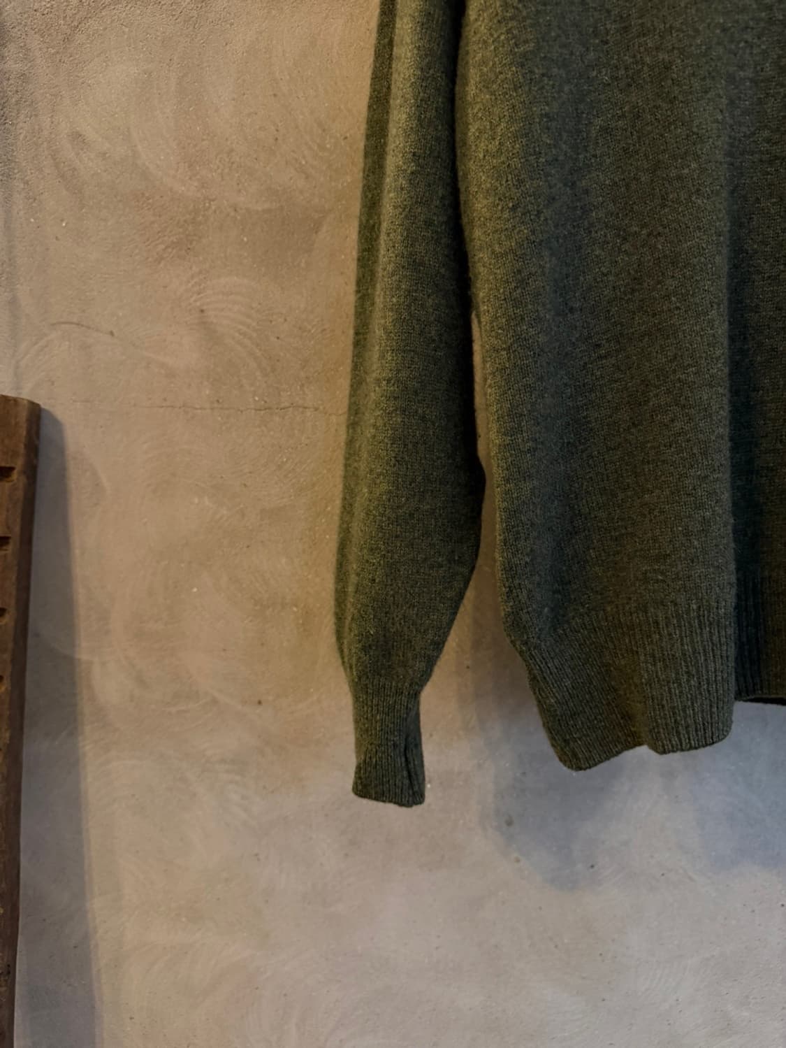 로드앤건 V넥 니트 남성95-100 상품이미지5