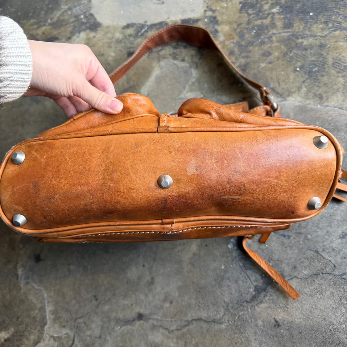 끌로에 멀티 포켓 레더 숄더백 상품이미지4