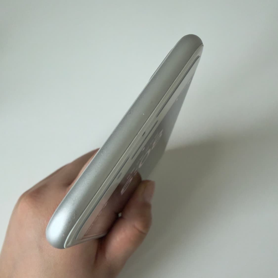 아이폰 8 플러스 64기가 실버 일본판 [희귀] 상품이미지6