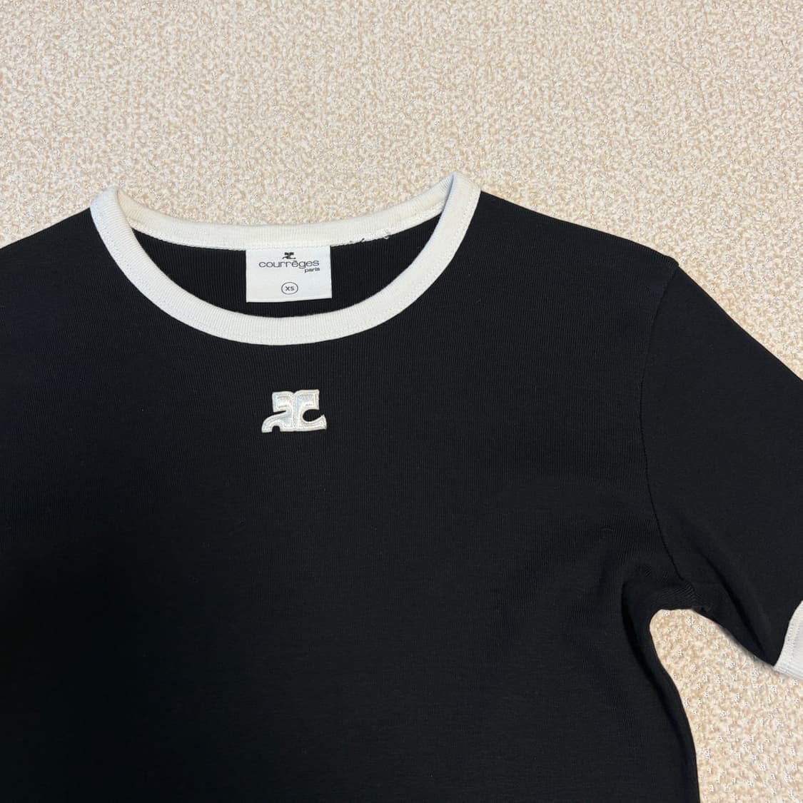 꾸레쥬 콘트라스트 반팔 티셔츠 블랙 상품이미지2