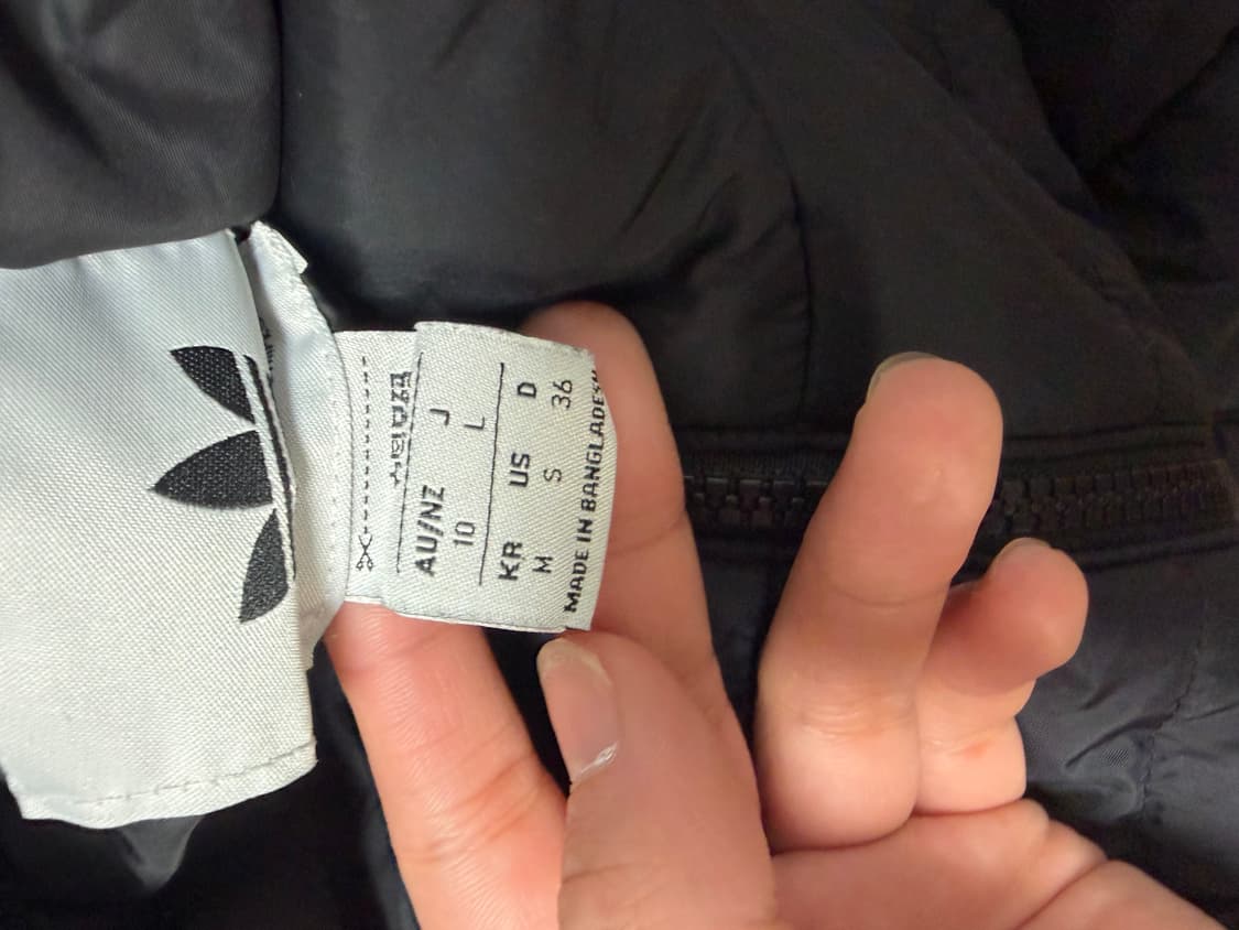 아디다스 3선 블랙 패딩 저렴하게 가져가세요!!(여성용) 상품이미지3