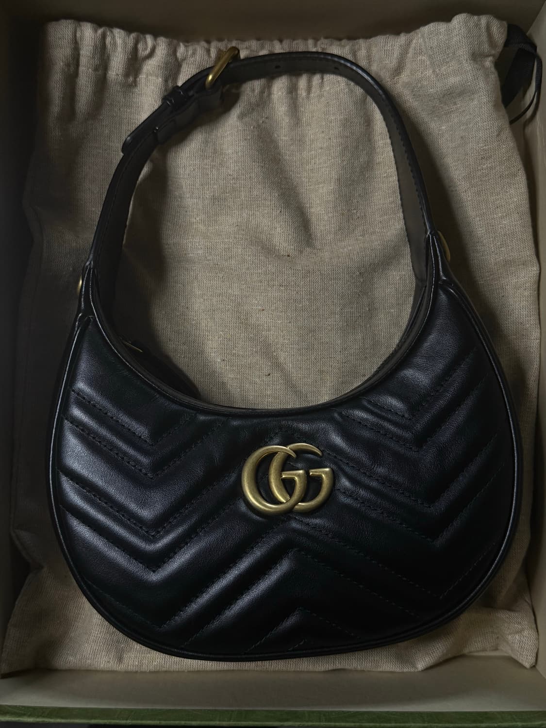 구찌 마몽 하프문 백 상품이미지3