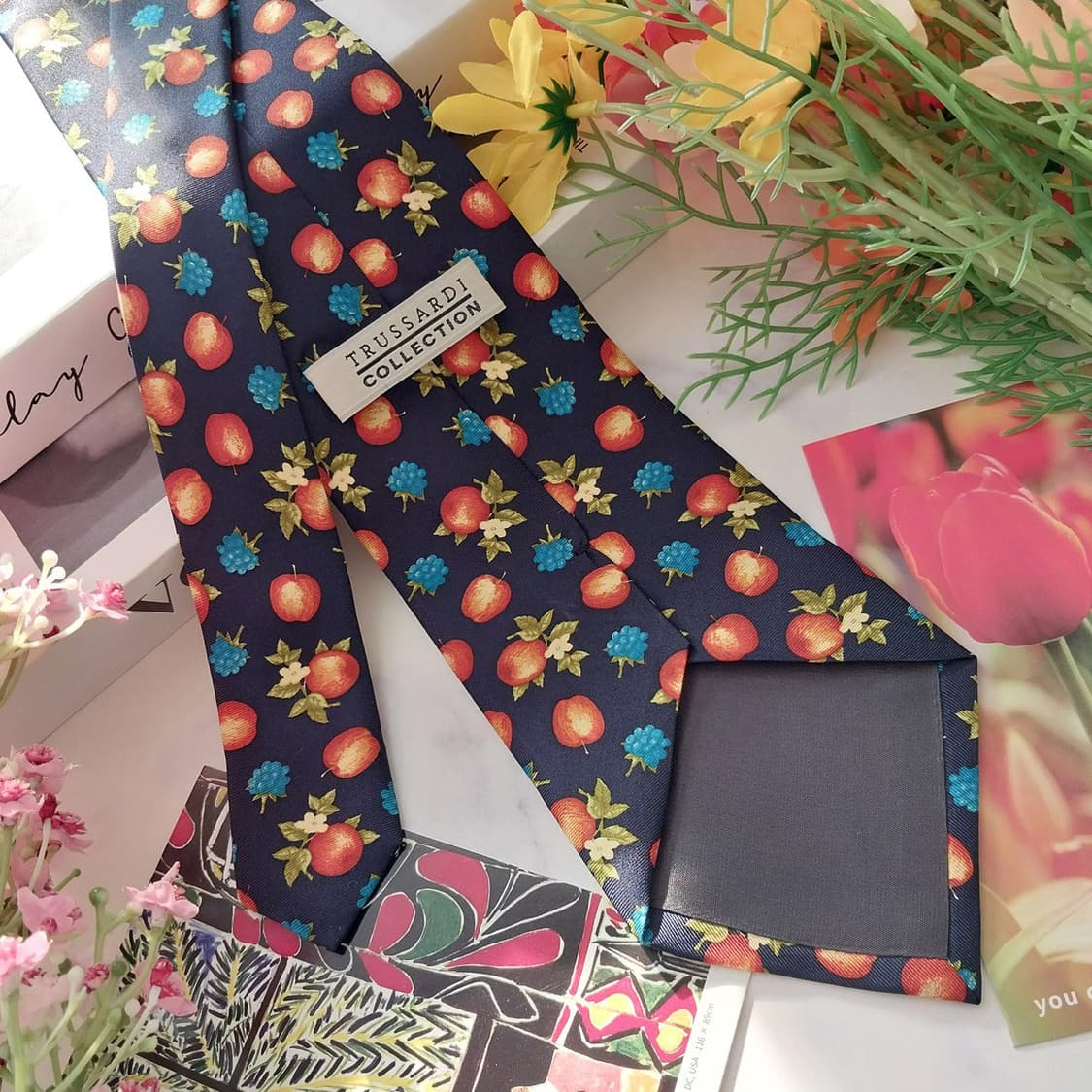 트루사르디 실크 네이비 과일 패턴 넥타이 9.5cm A+등급  K1417 상품이미지6