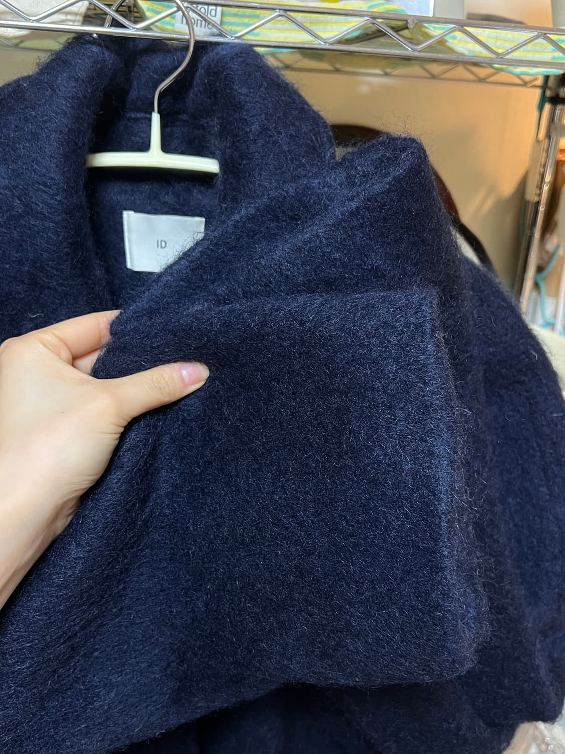 인더모먼트 헤리 모헤어 코트 (네이비) 상품이미지8