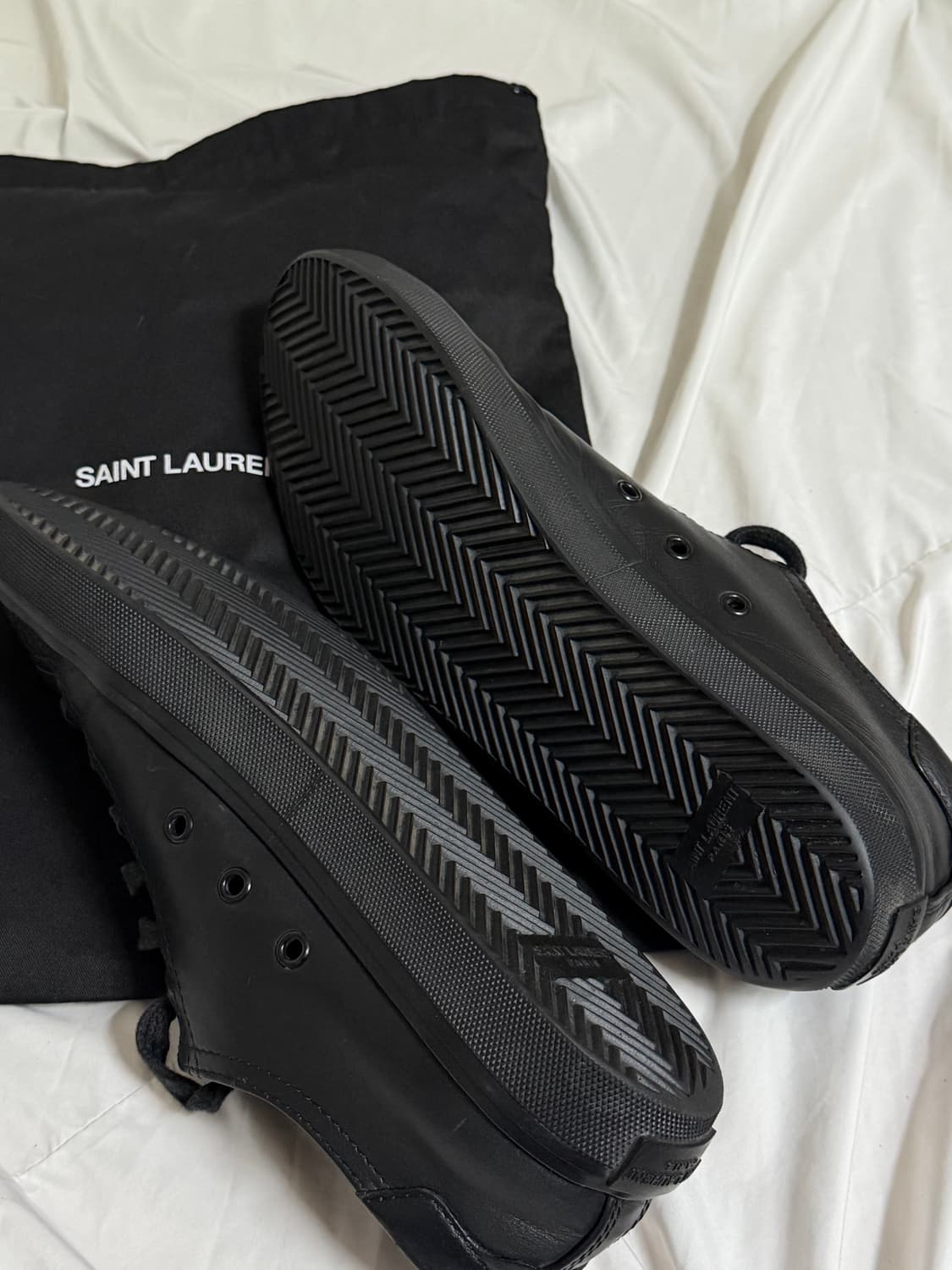 생로랑 블랙 레더 스니커즈 상품이미지6