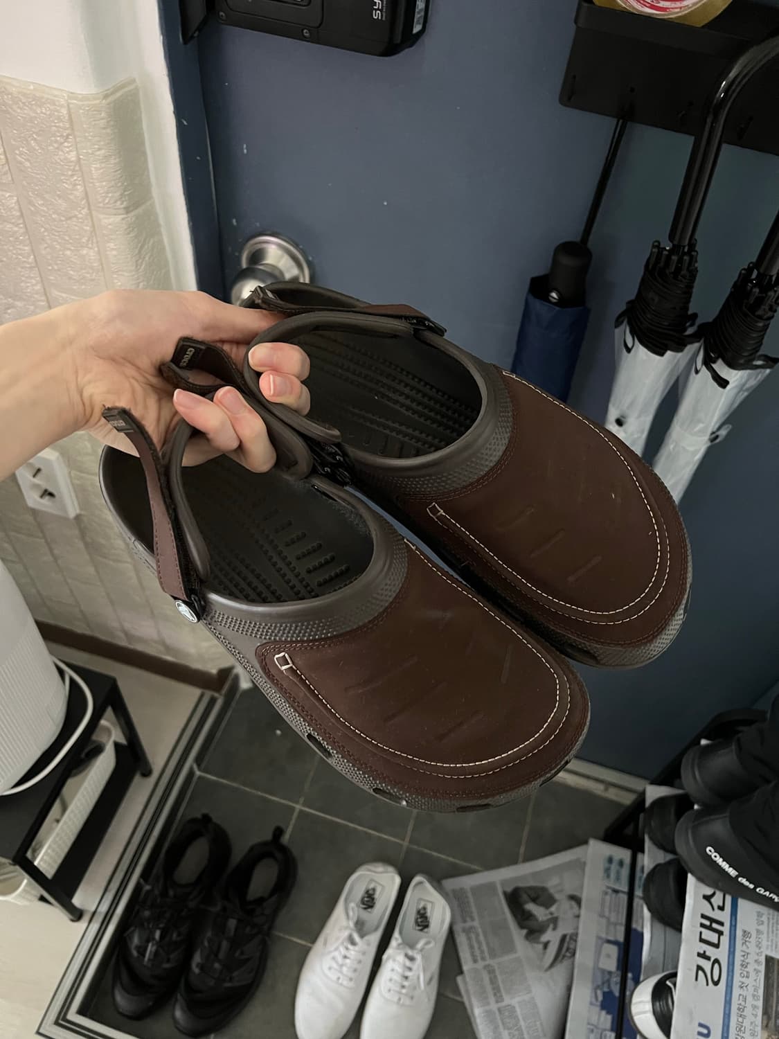 크록스 유콘 비스타 2 클로그 에스프레소 상품이미지2