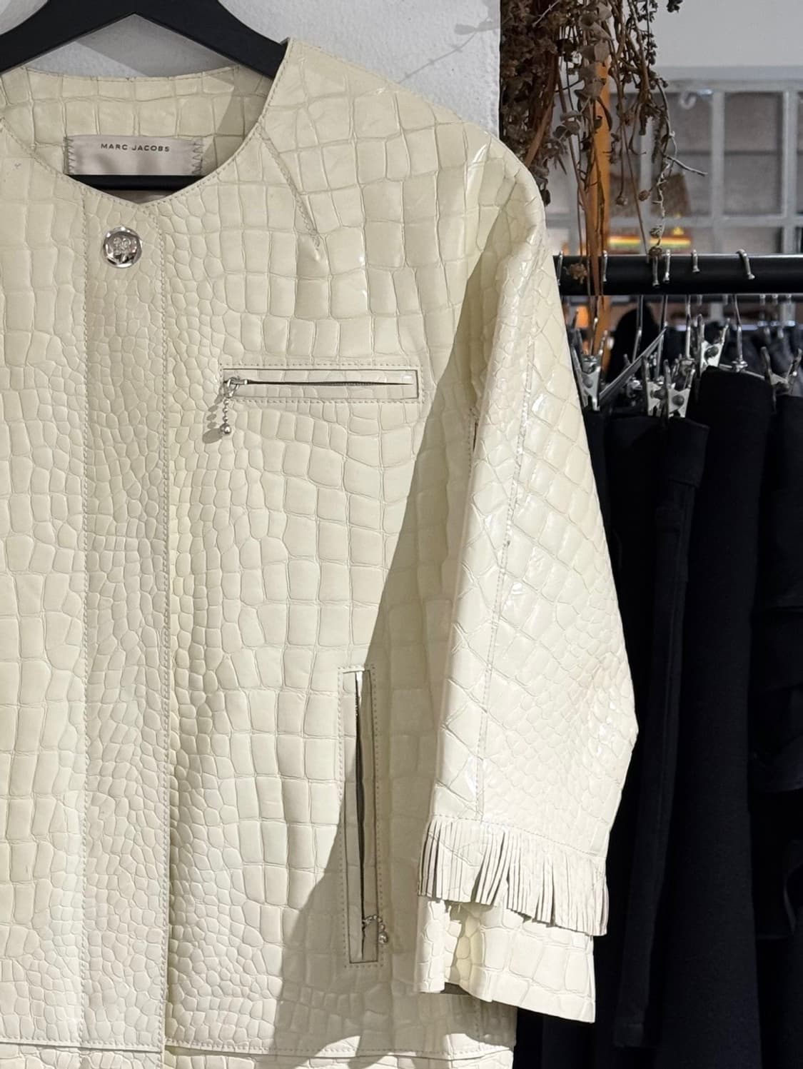 마크제이콥스 화이트 크로코 엠보 카프스킨 레더 코트 상품이미지3