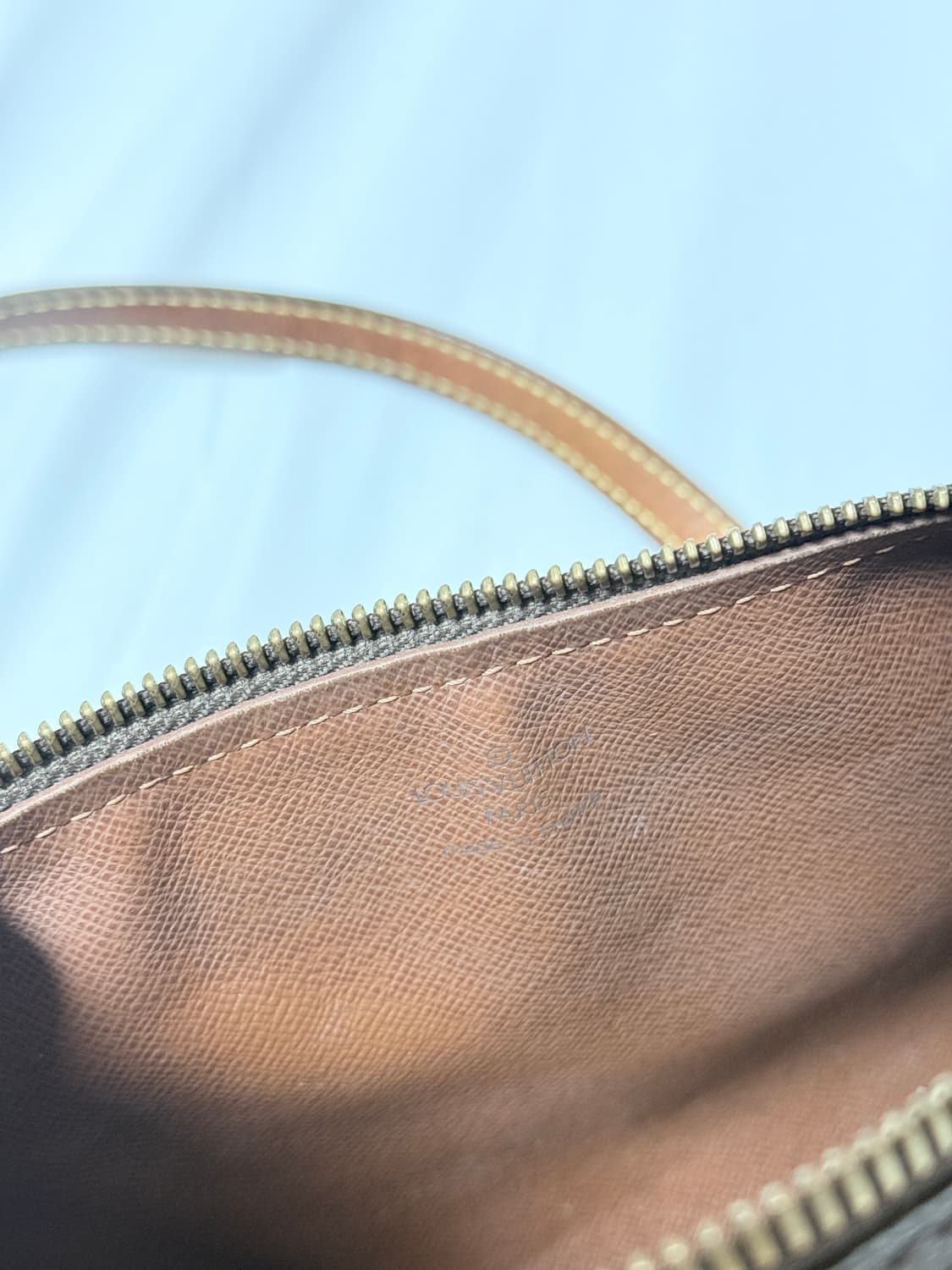 루이비통 빠삐용 원통 토트백 (30) 상품이미지6