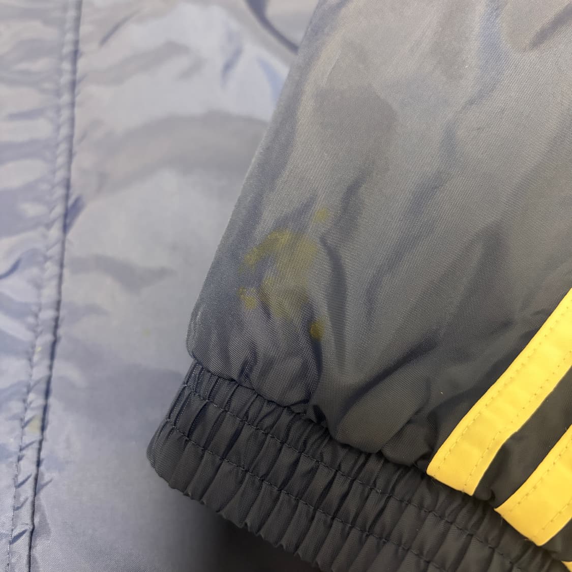 아디다스 X 울산현대 네이비 바람막이 자켓 상품이미지7