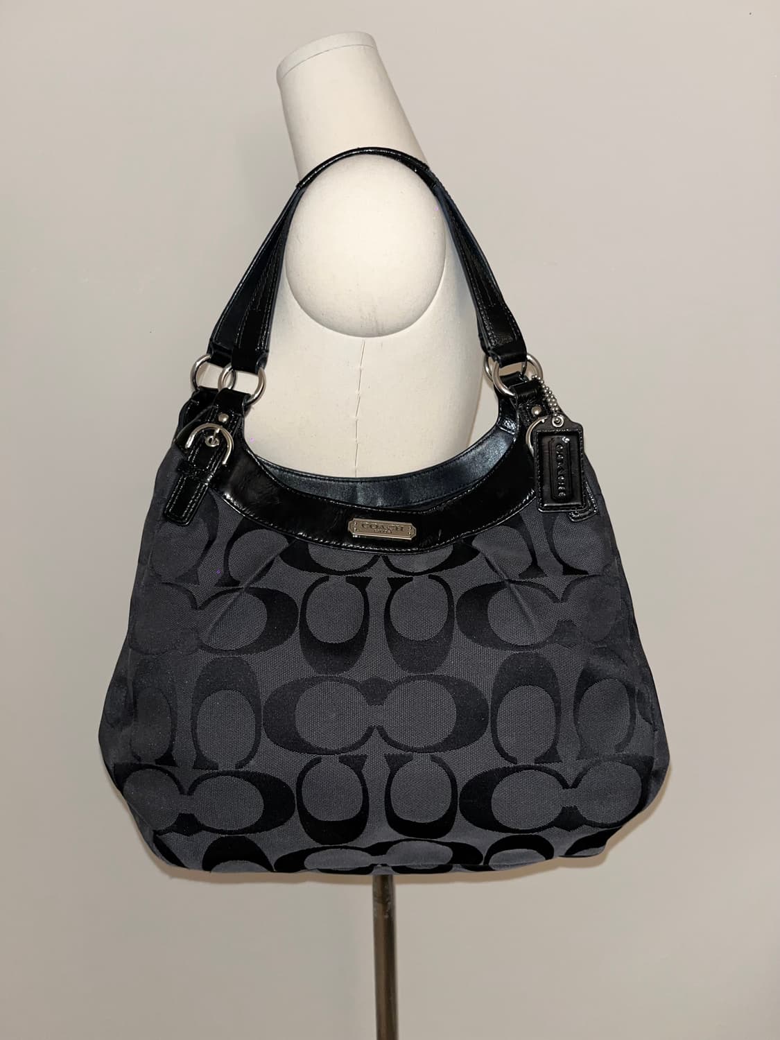 📦Coach black basic shoulder bag 상품이미지1