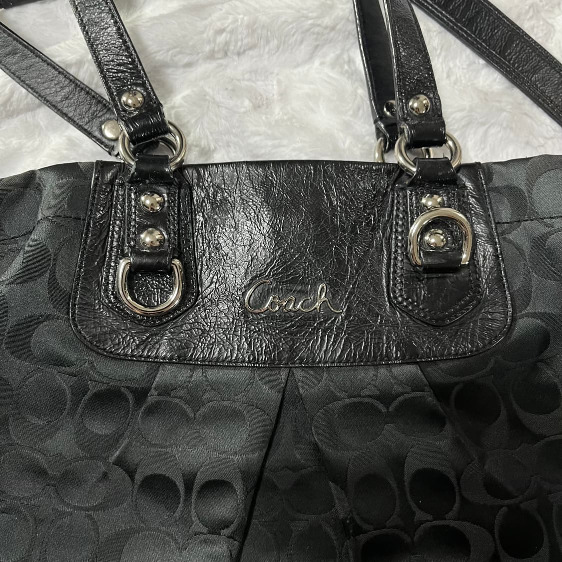 Coach 코치 시드니처 패턴 숄더백 블랙 고딕 갸루 상품이미지5