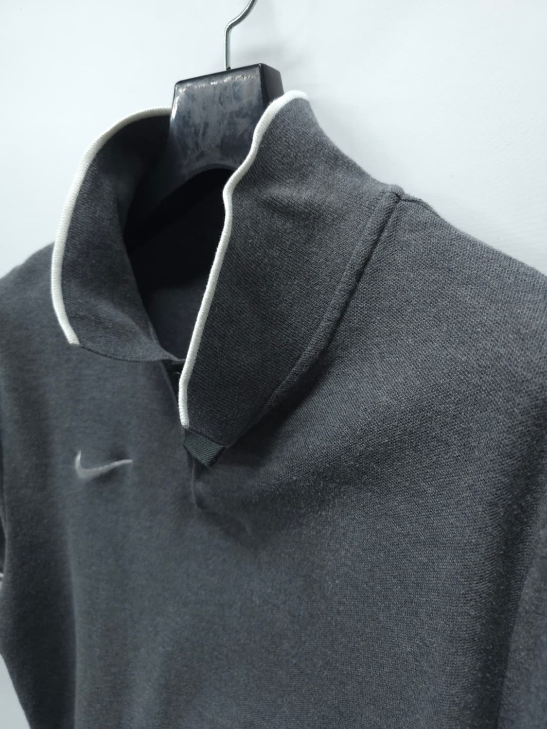 나이키 남성 라인 배색 반팔 카라티 차콜 (100) 상품이미지8