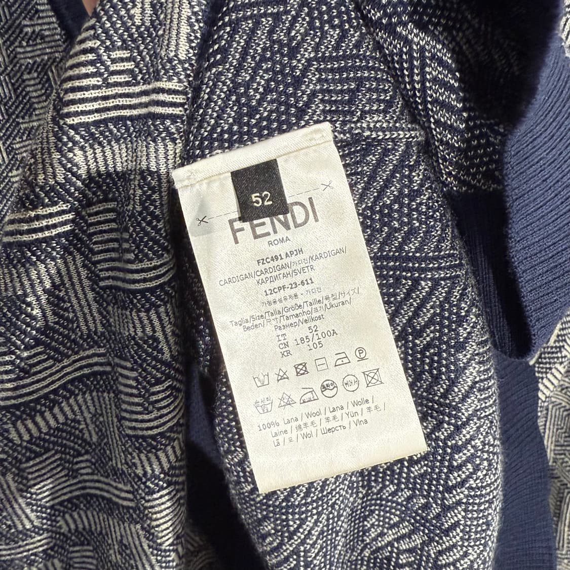[정품] 펜디 FF 모티브 모노그램 가디건 52사이즈 상품이미지5