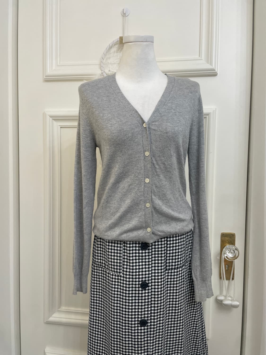 gray basic v-neck cardigan(size-M) 상품이미지1