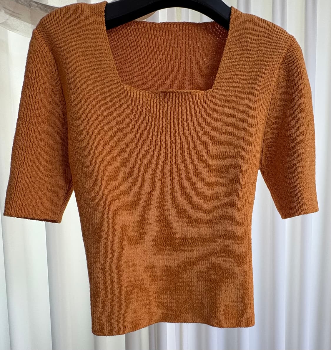 드래곤블루스 스퀘어넥 니트 - 오렌지 상품이미지1