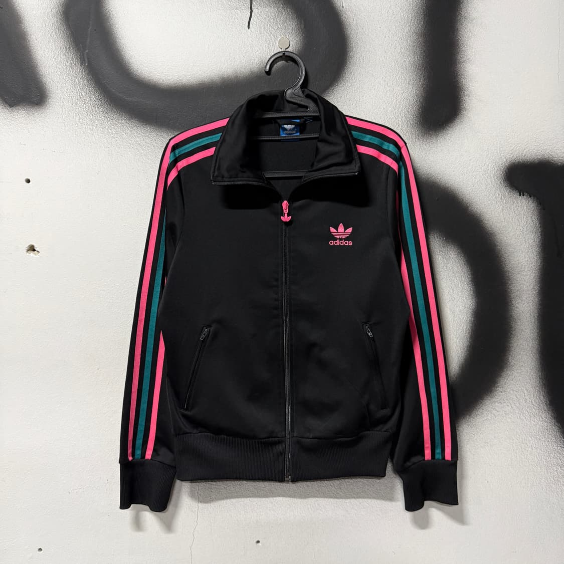 아디다스 파이어버드 블랙 핑크 빅 프린팅 트랙탑 져지 자켓 상품이미지1