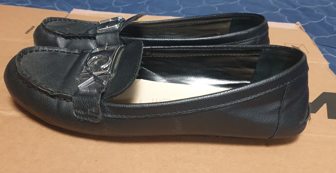 (희귀매물) 캘빈클라인 은장 CK로고 레더 보트 플랫슈즈 블랙 (245) 상품이미지3