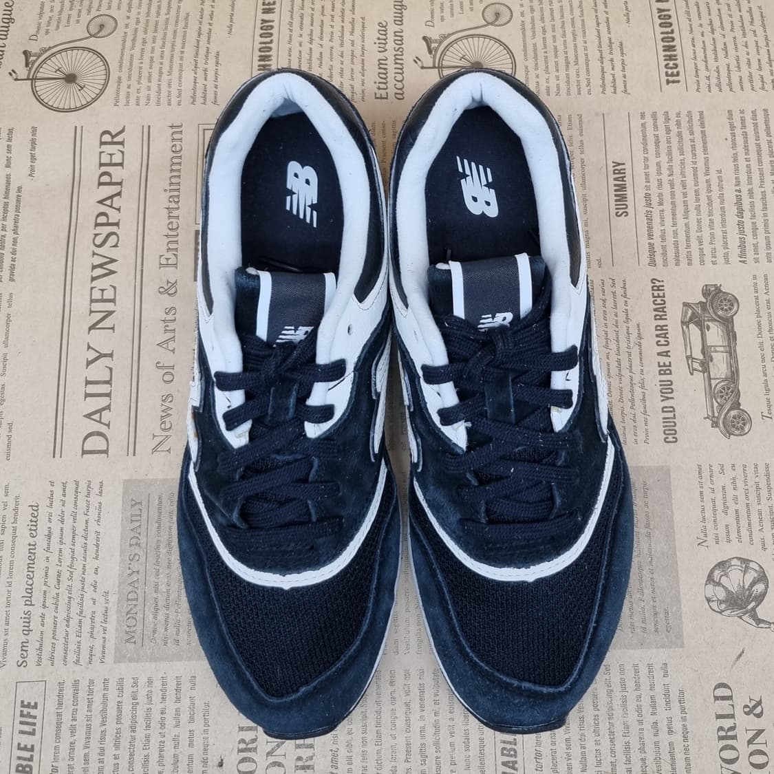 뉴발란스 697 여성운동화235 상품이미지2