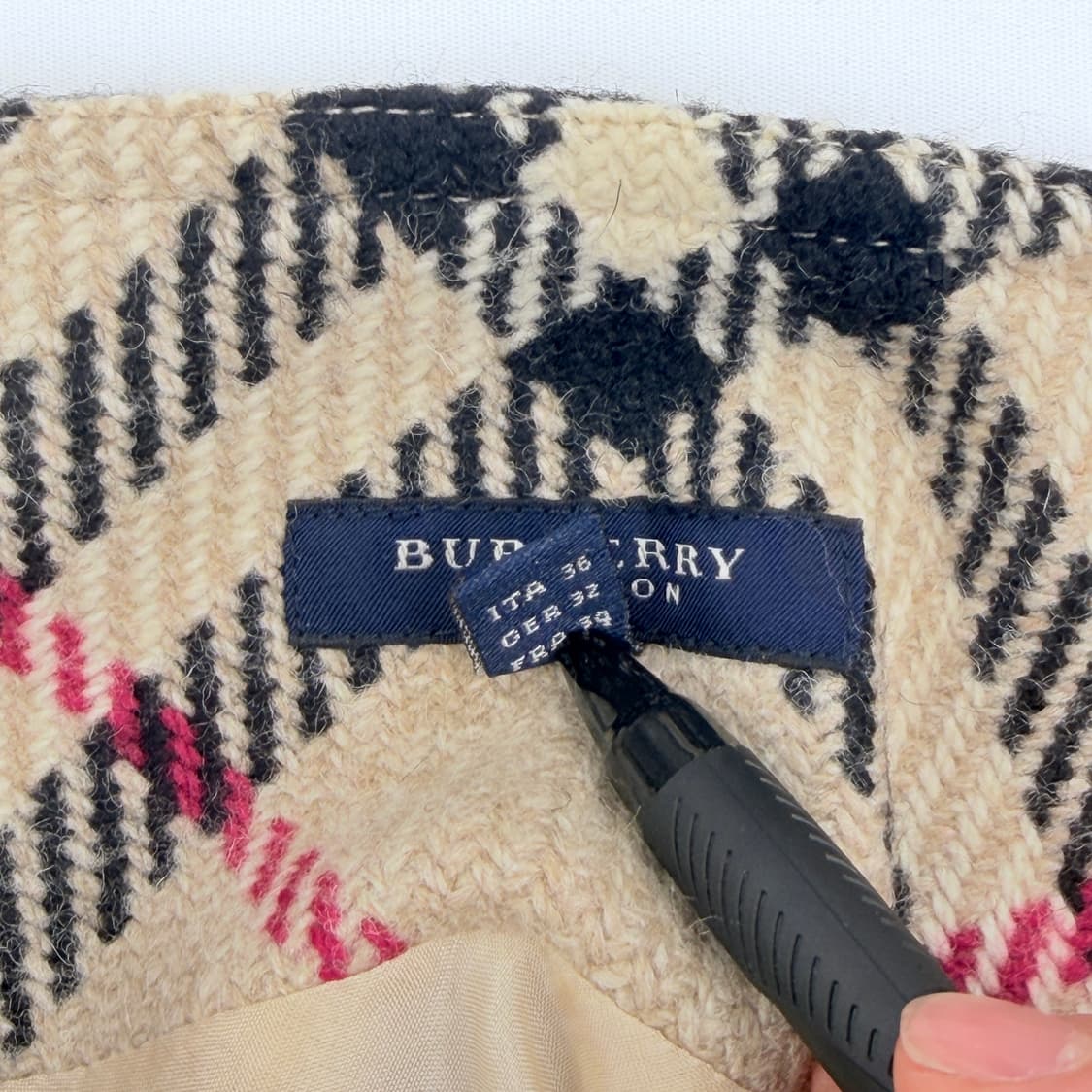 버버리 노바체크 큐프로원단 울 스커트 상품이미지2